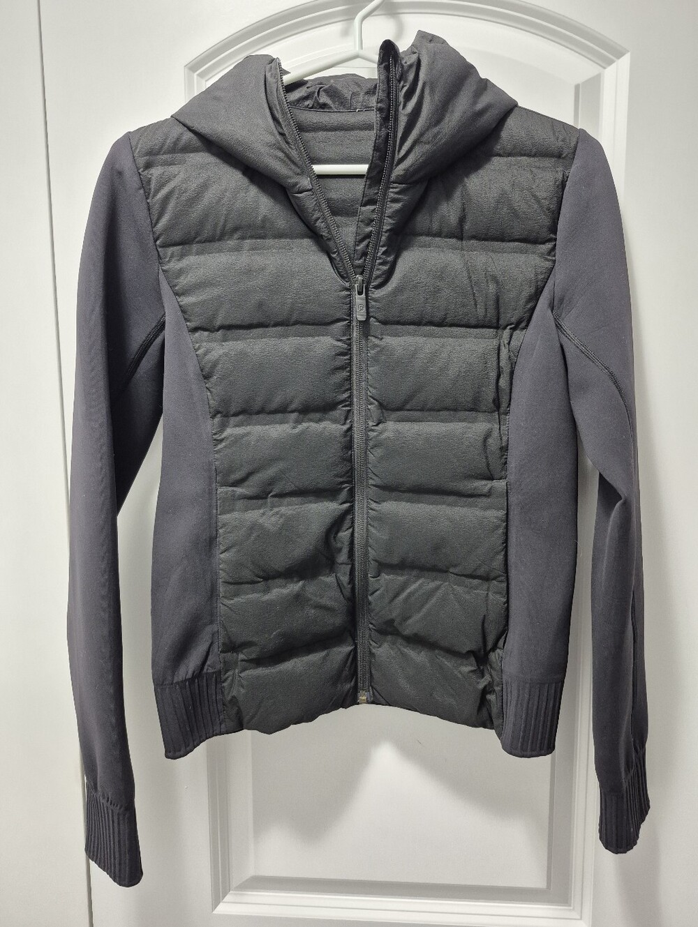Lululemon Light Bomber Jacket, US 4, Black, In good condition
